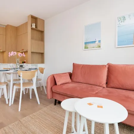 Elegant Pastel Letnicka With Gym & Parking By Renters Gdańsk