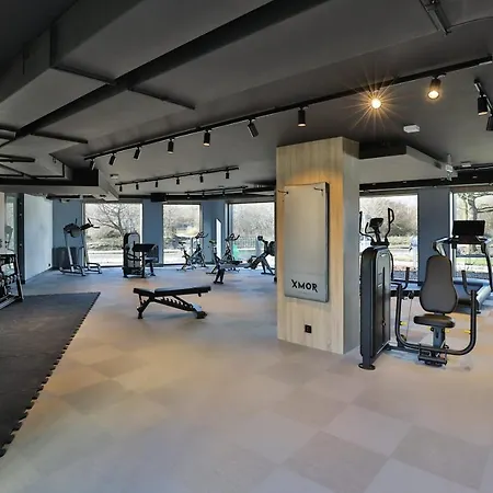 Elegant Pastel Letnicka With Gym & Parking By Renters Appartement *