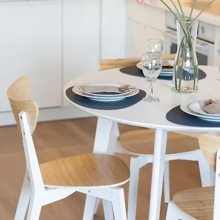 Elegant Pastel Letnicka With Gym & Parking By Renters